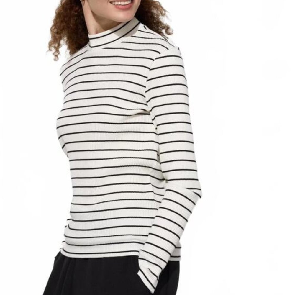 Uniqlo Ribbed Mock Neck Long Sleeve Shirt in Striped Off White & Black